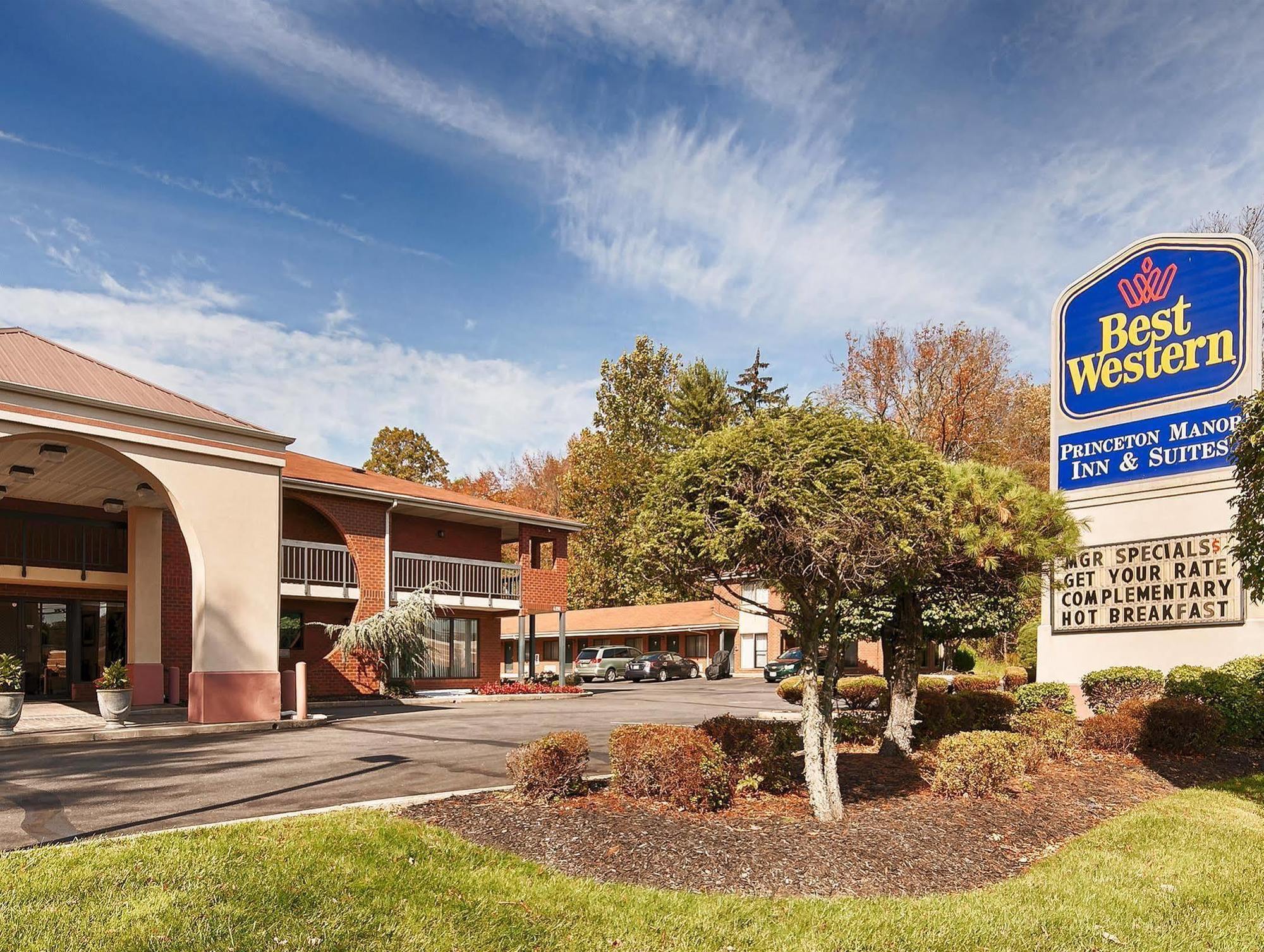 Mho Inn And Suites Monmouth Junction Exterior photo